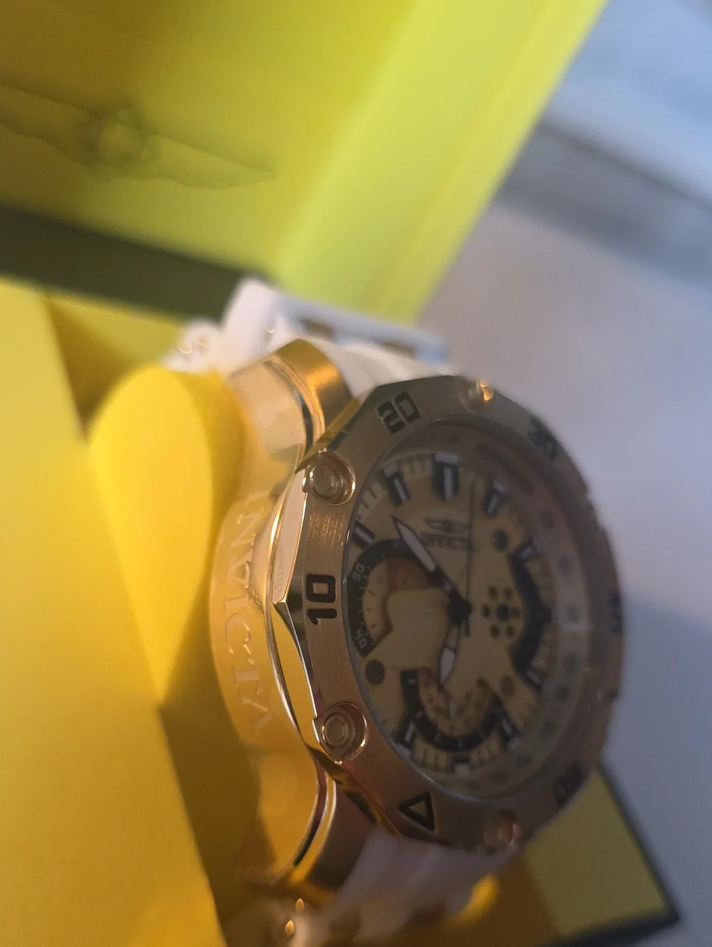 515.  Invicta Pro Diver SCUBA Men's Watch - 50mm. Gold, White (23424)